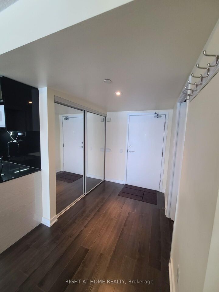 Property Photo: 72 Esther Shiner Boulevard 808 ON M2K 2X9