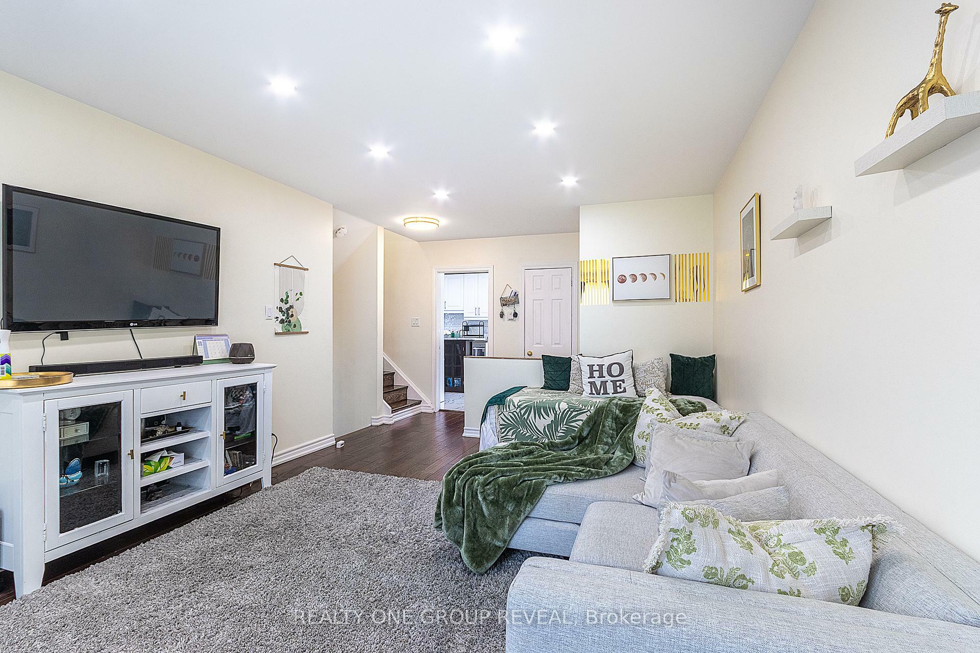 Property Photo:  839 Modlin Road  ON L1W 1V6 