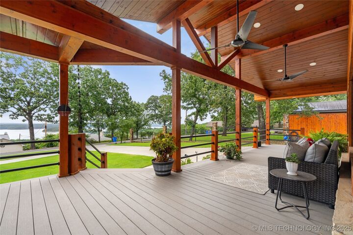 Property Photo:  96164 S Strayhorn Heights Road  OK 74435 