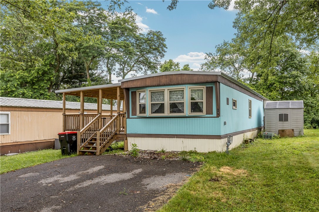 Property Photo: 17 Sheryl Dr PA 15205