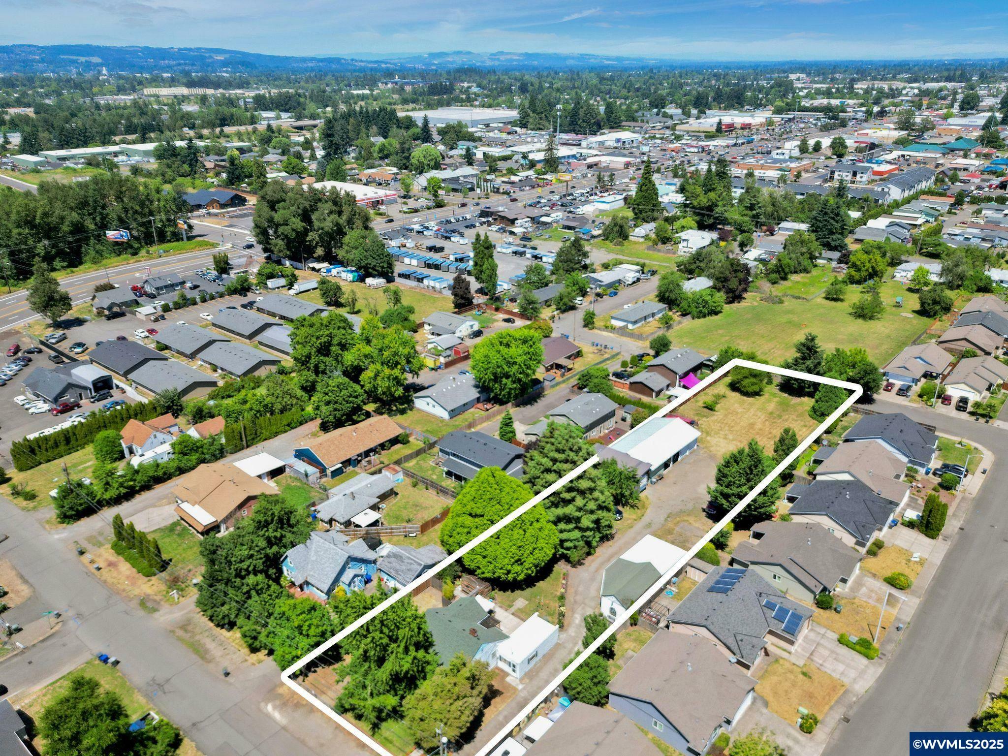Property Photo:  4075 Beck Av SE  OR 97317 