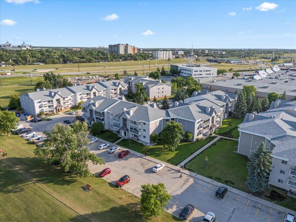 Property Photo: 110 Plaza Drive MB R3T 5K8