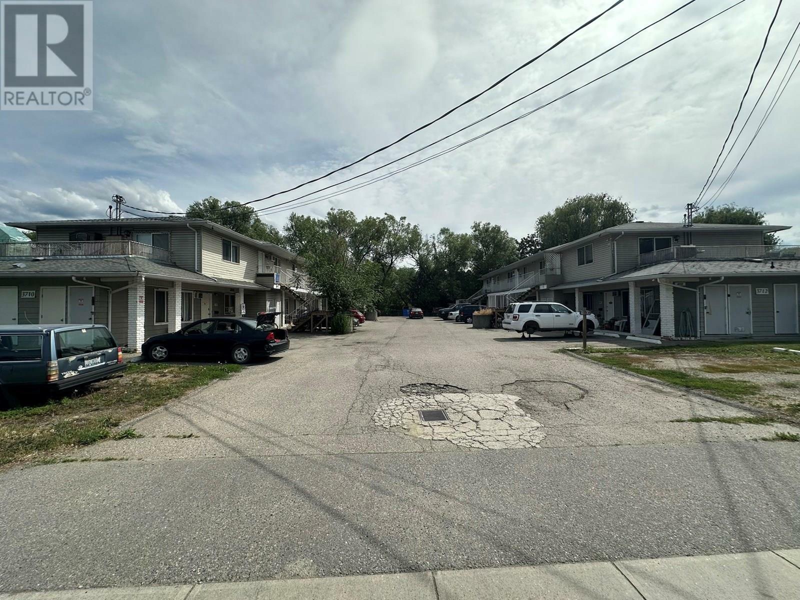 Property Photo: 3710-3712 24 Avenue BC V1T 1L9