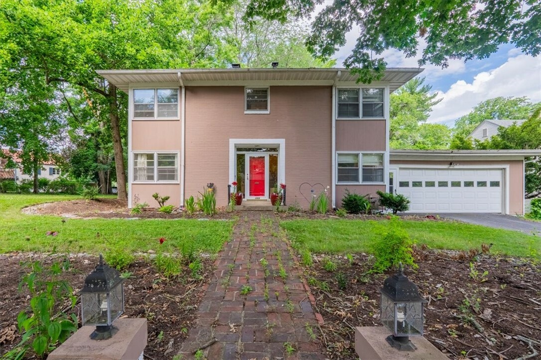 729 S Monroe Street  Decatur IL 62522 photo