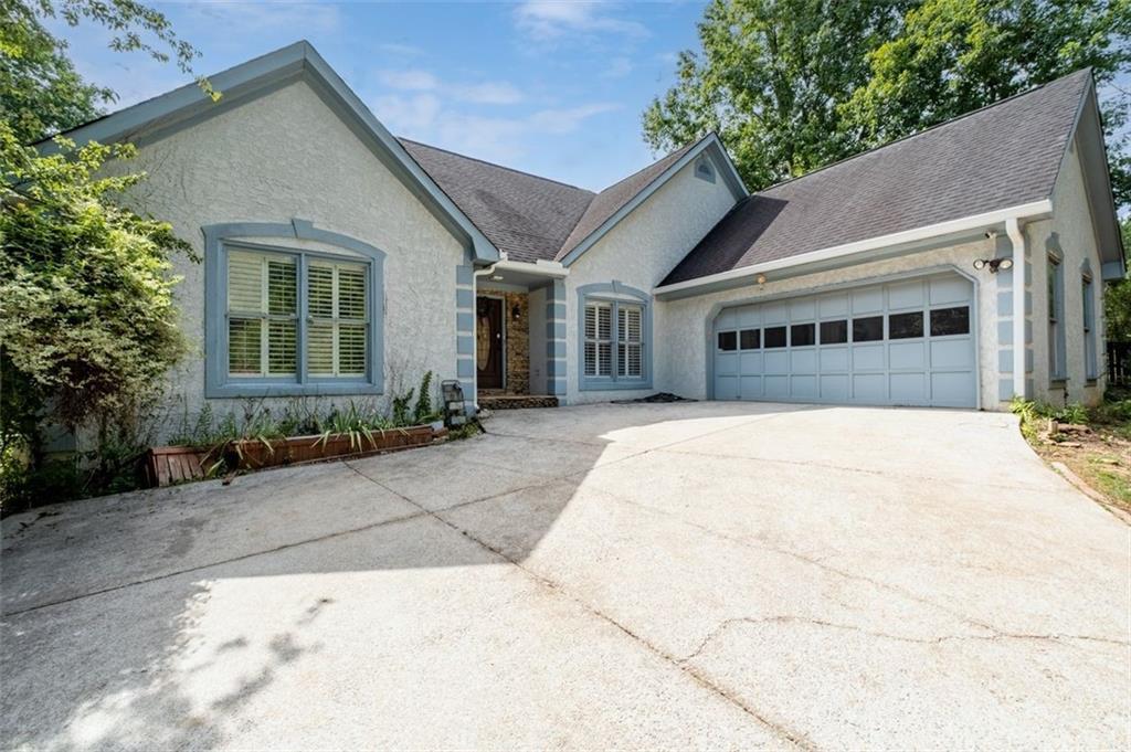 Property Photo: 3404 Bonneville Way GA 30024