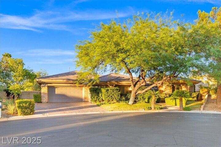 Property Photo:  8 Marsh Landing Court  NV 89052