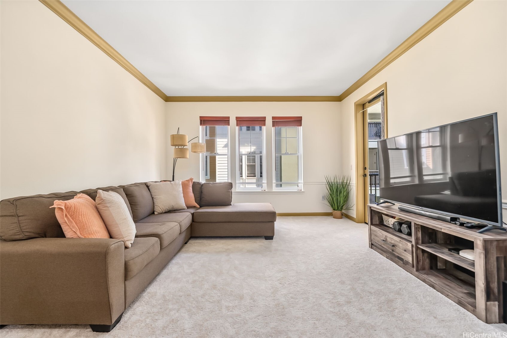 Property Photo: 520 Lunalilo Home Road 7313 HI 96825
