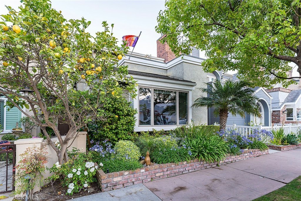 Property Photo: 232 7th Street CA 90740