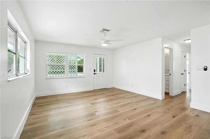 Property Photo:  1336 Highlands Dr  FL 34103 