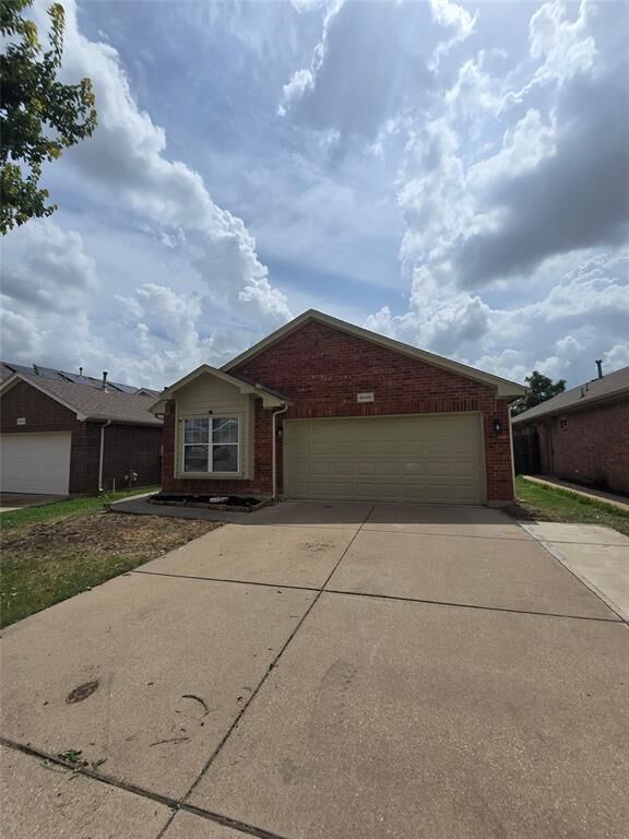 Property Photo: 6508 Geneva Lane TX 76131