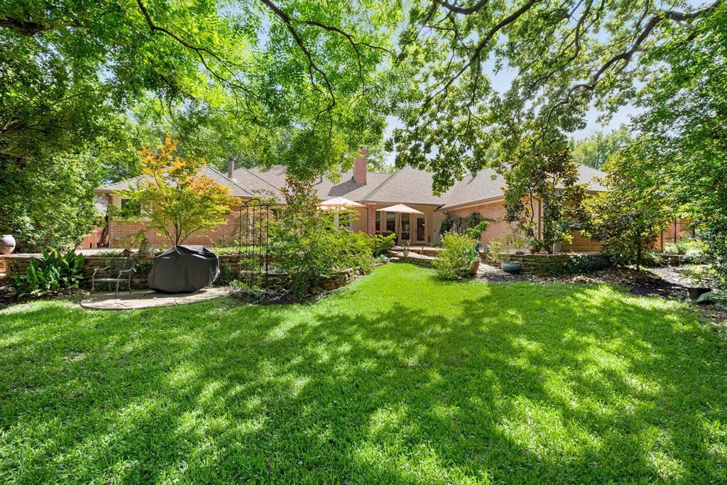 Property Photo: 909 Dogwood Court TX 76034