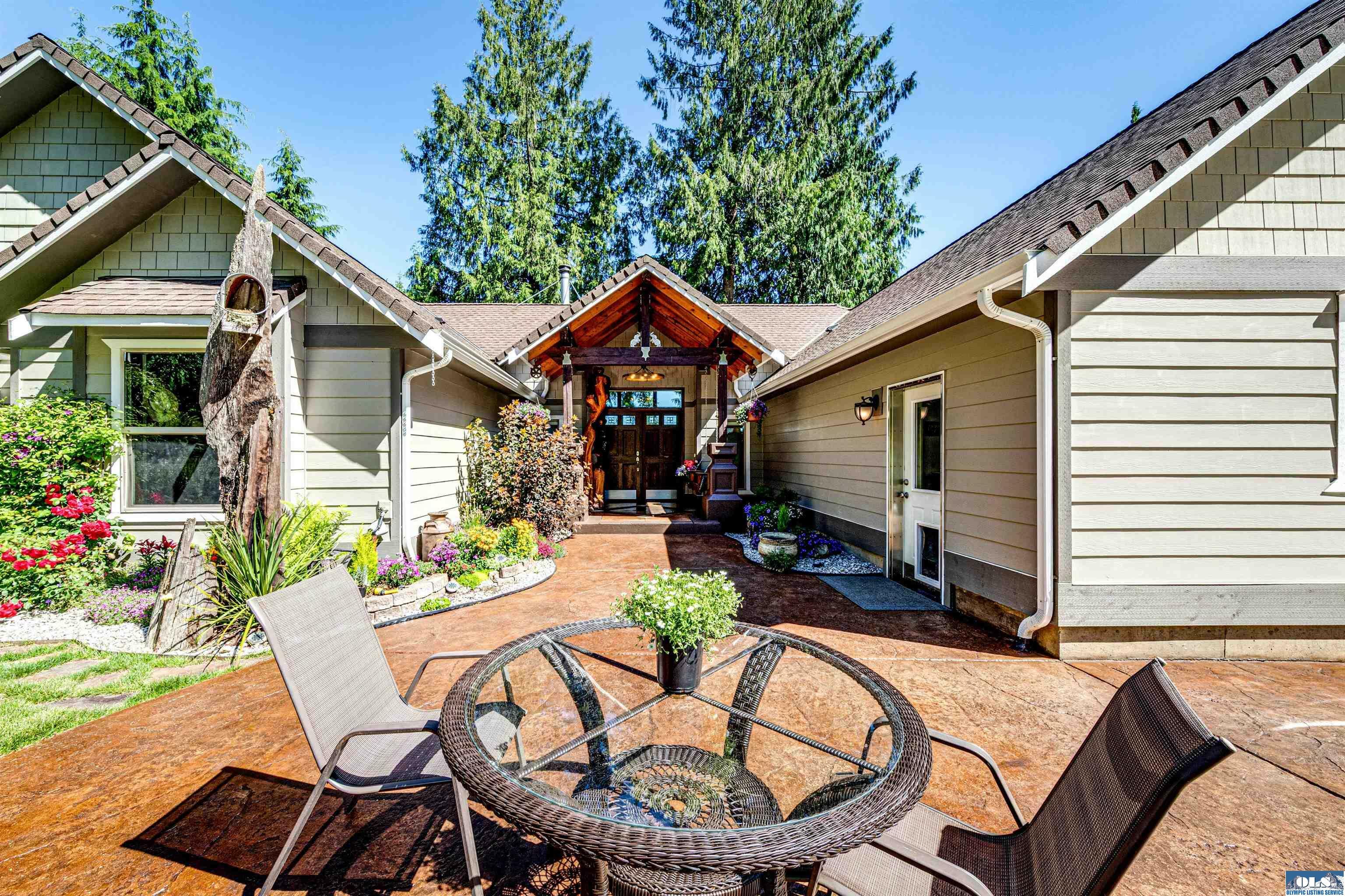Property Photo: 53284 Hwy 112 WA 99363