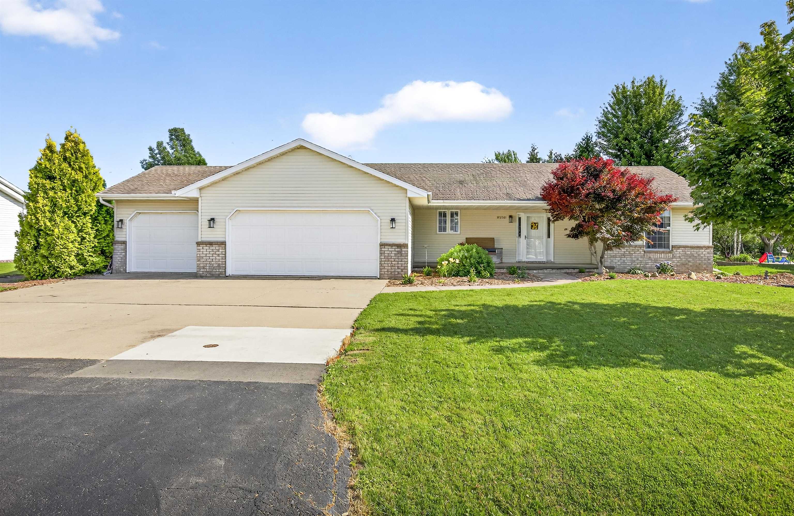 Property Photo:  W5561 Amy Avenue  WI 54915-7462 