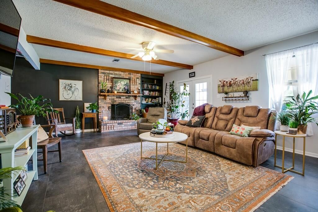 Property Photo:  105 Sargent Ave  TX 76821 