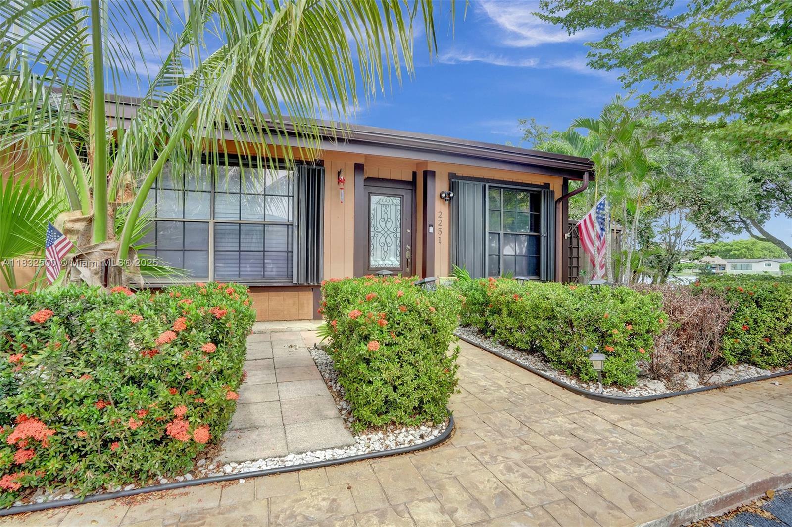 Property Photo: 2251 Dogwood Ct FL 33026
