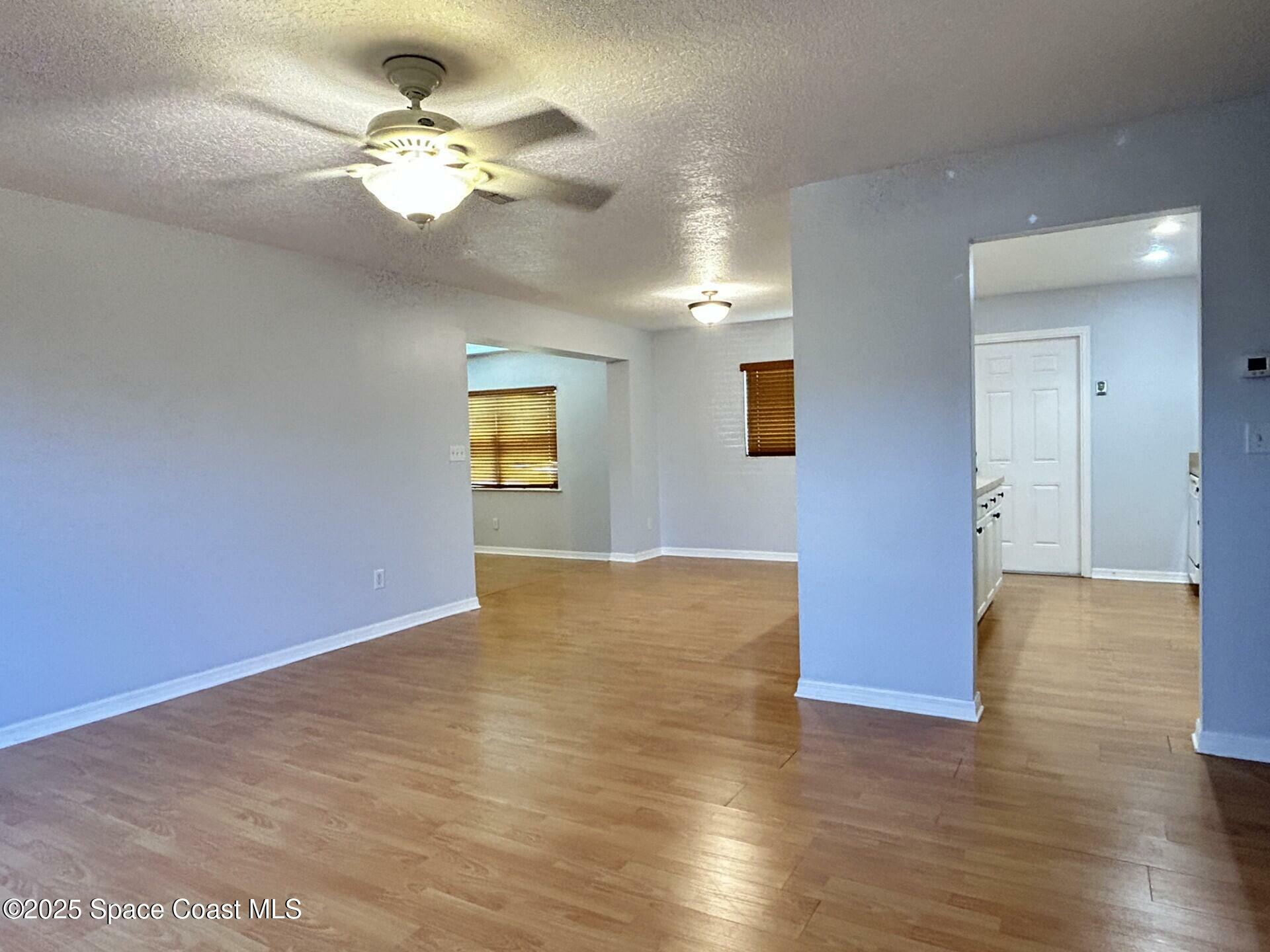 Property Photo: 427 Azalea Avenue FL 32796