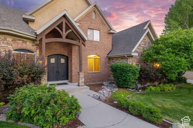Property Photo: 192 E 2200 N UT 84043