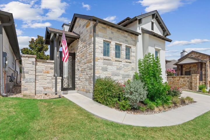 Property Photo: 401 Skyflower Drive V TX 78628