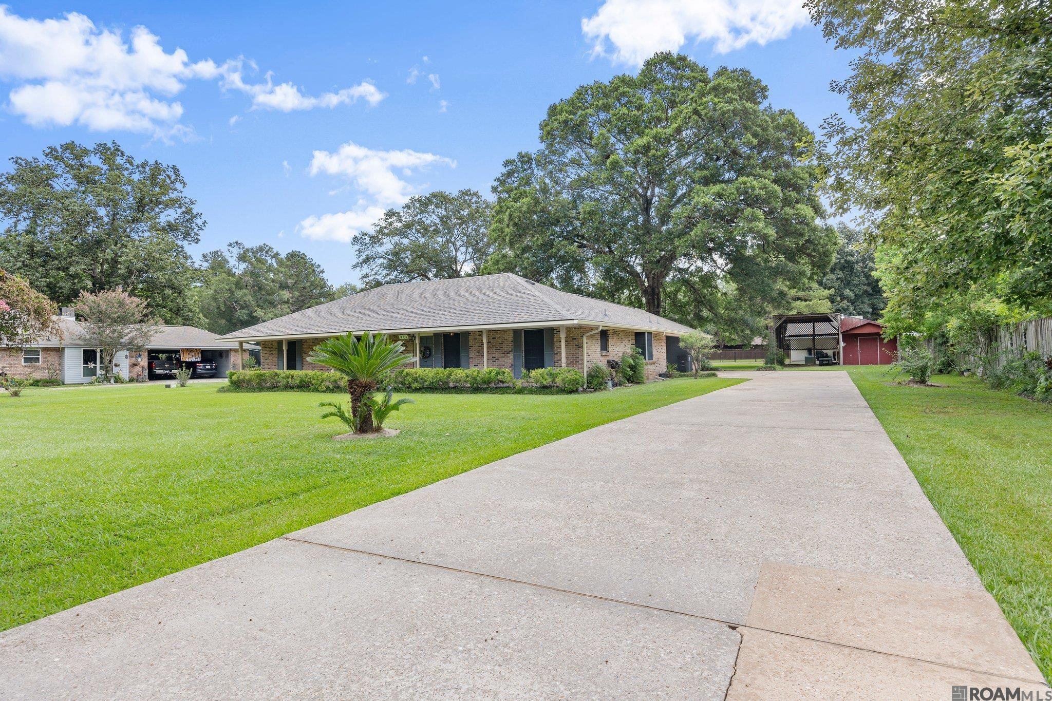 Property Photo: 14334 Crystal Dr LA 70770