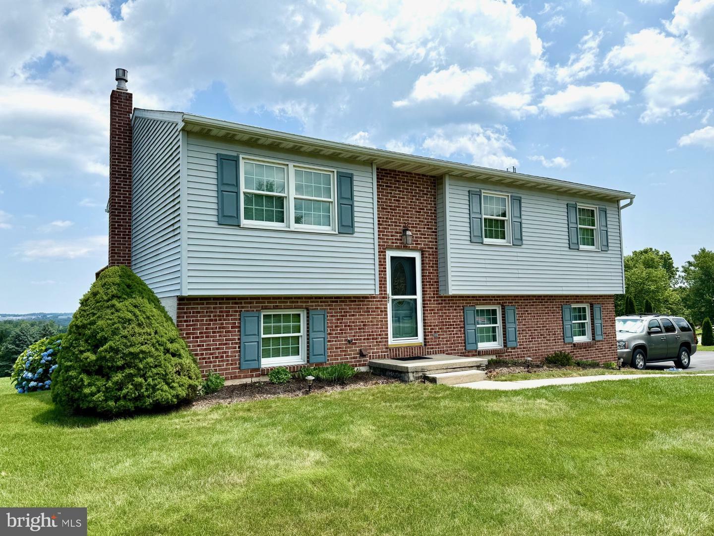 Property Photo: 263 Deer Run Road PA 19530