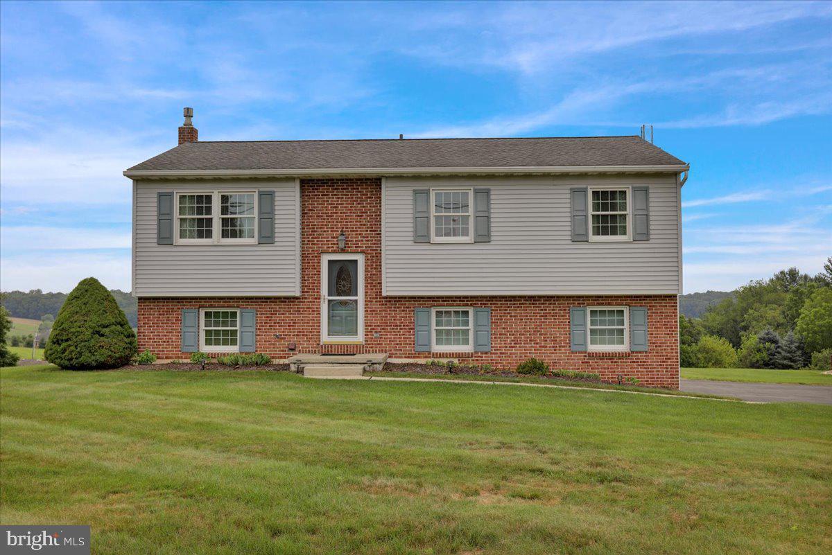 Property Photo: 263 Deer Run Road PA 19530