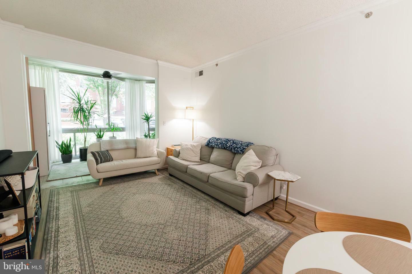 Property Photo: 1024 N Utah Street 116 VA 22201