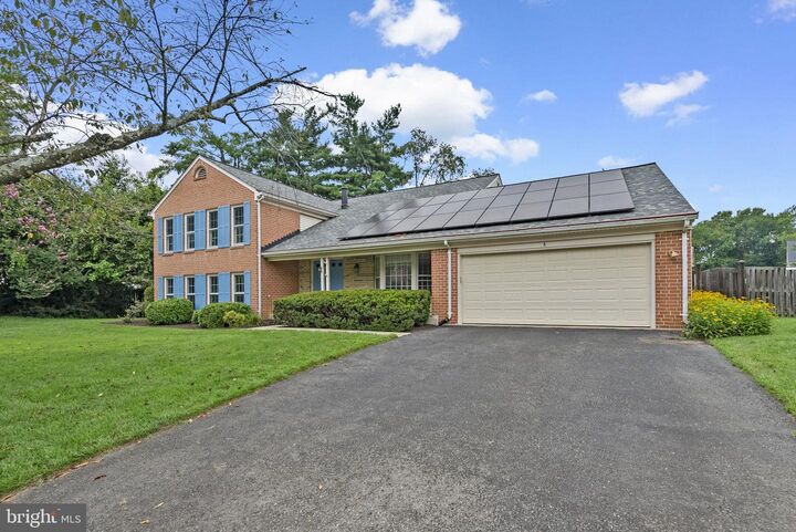 Property Photo:  6 Thorburn Court  MD 20878 