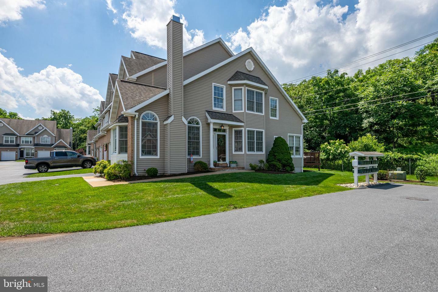 Property Photo: 7 Wyomissing Court PA 19610