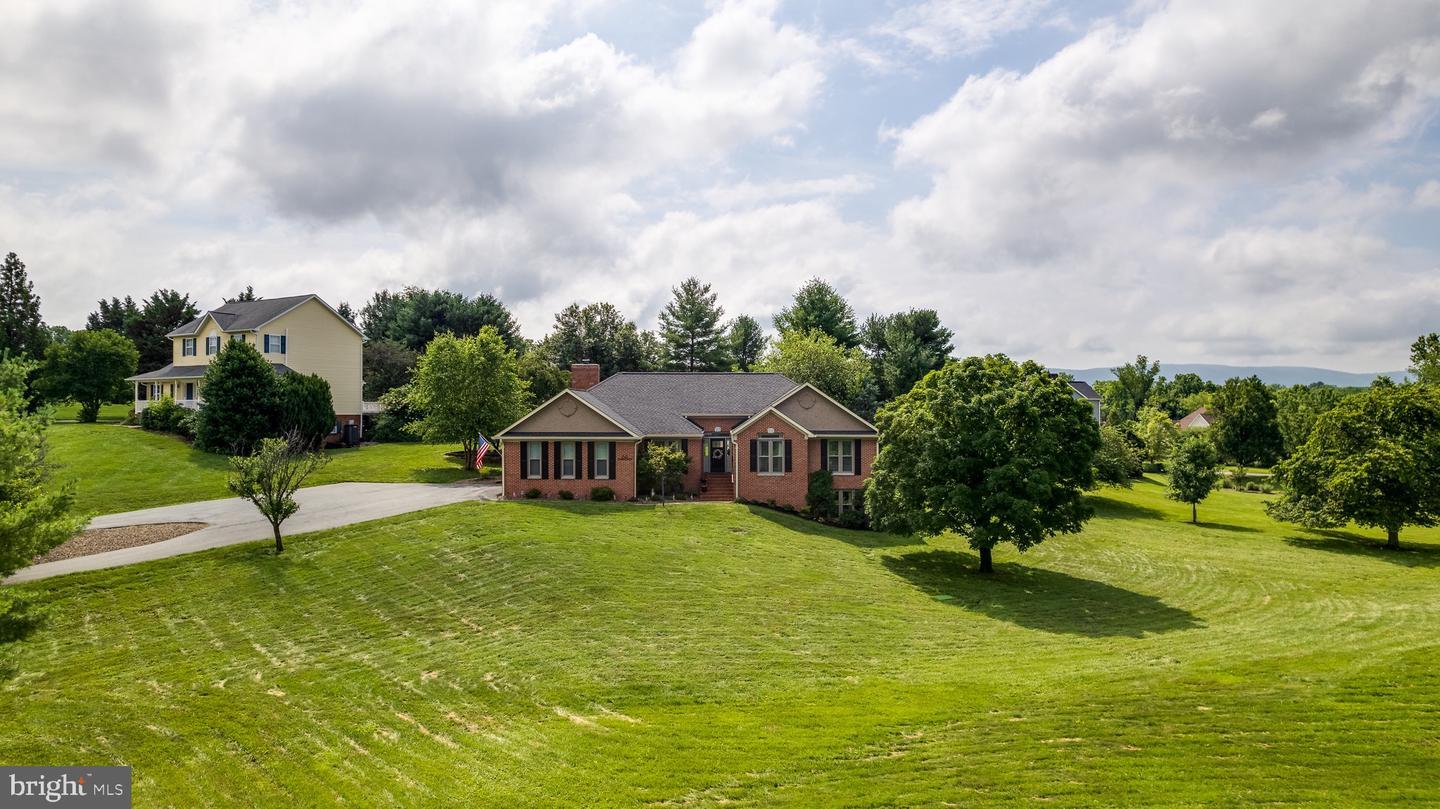 Property Photo: 64 Huntfield Lane WV 25414