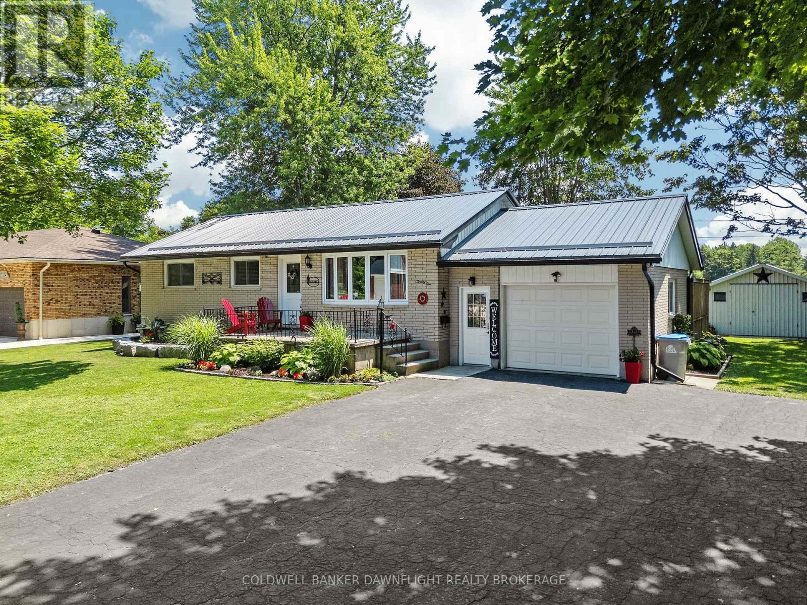 Property Photo: 21 York Crescent ON N0M 1X0
