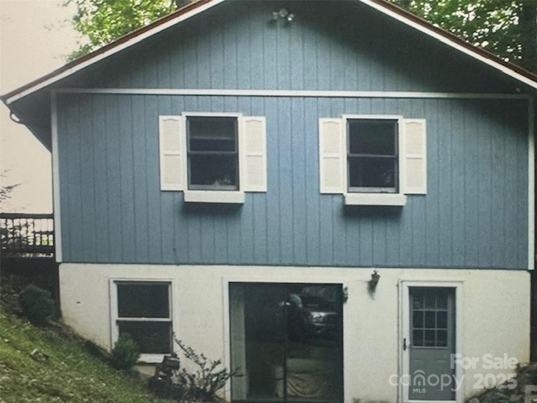 Property Photo: 673 Chestnut Lane NC 28754