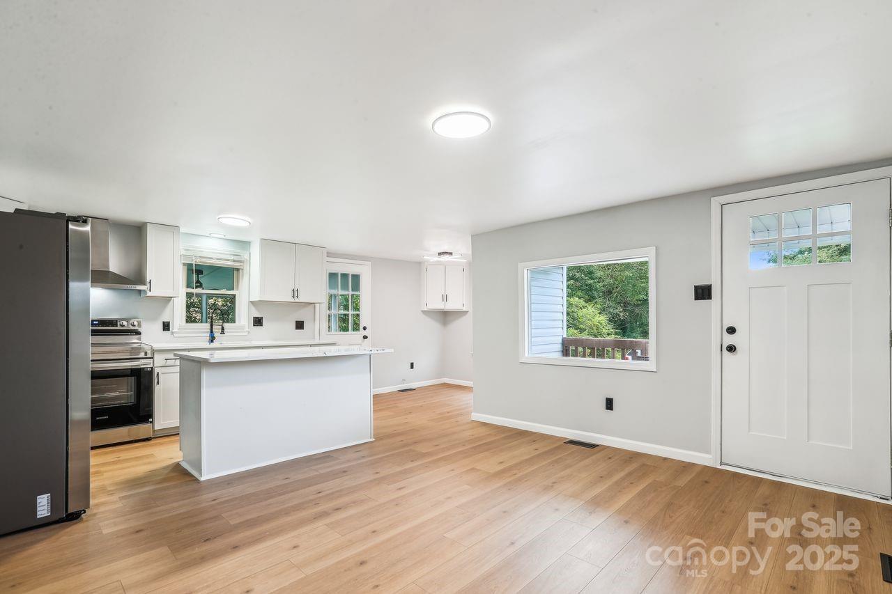 Property Photo:  201 Hoyle Circle  NC 28052 