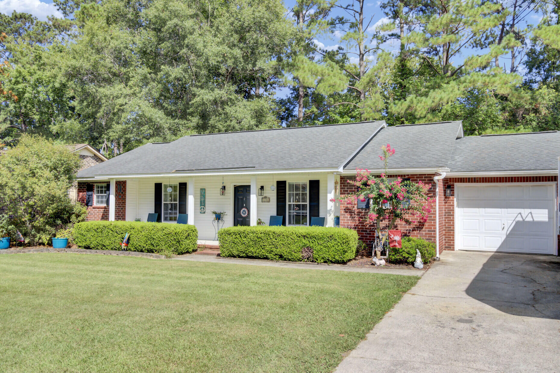 Property Photo:  1236 Scotch Pine Lane  SC 29456 