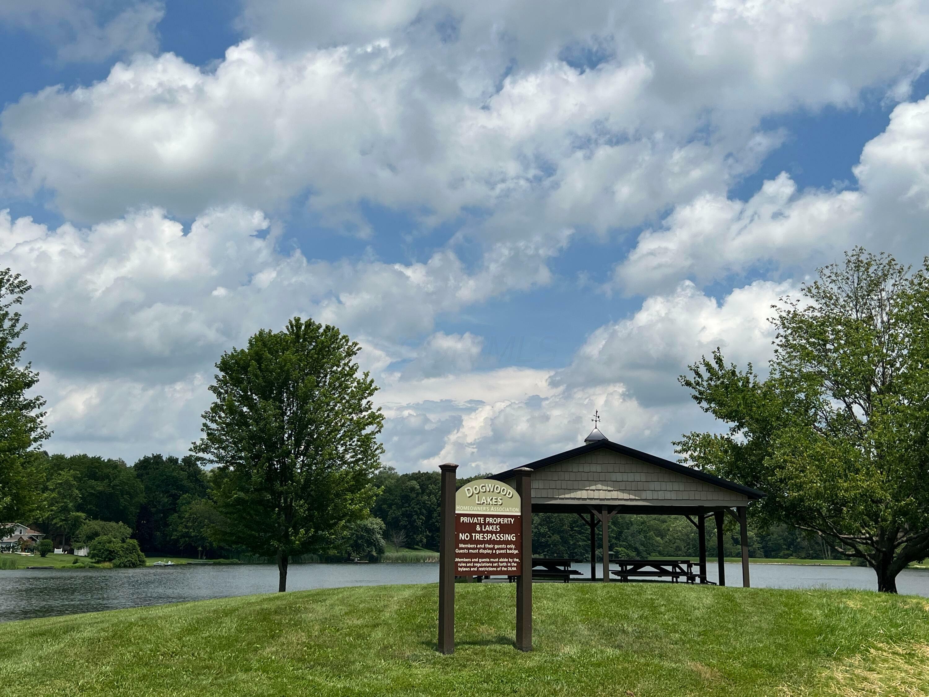 Property Photo: 283 Dogwood SE Drive OH 43076