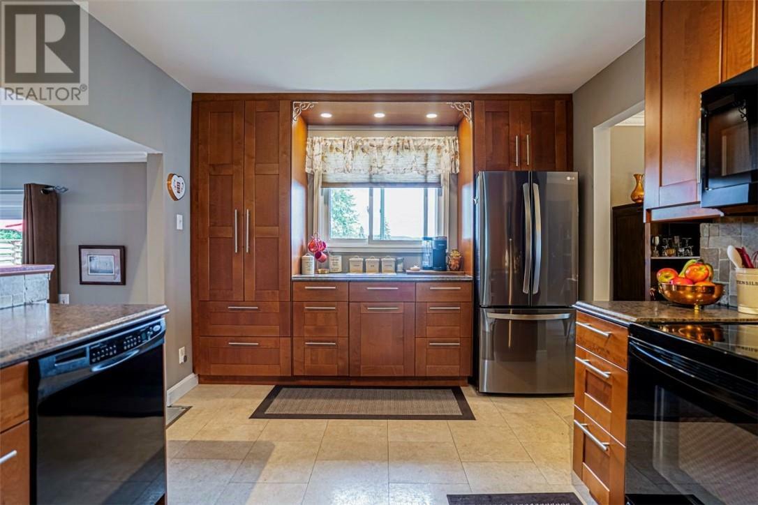 Property Photo: 20 Village Crescent ON P3A 4X9