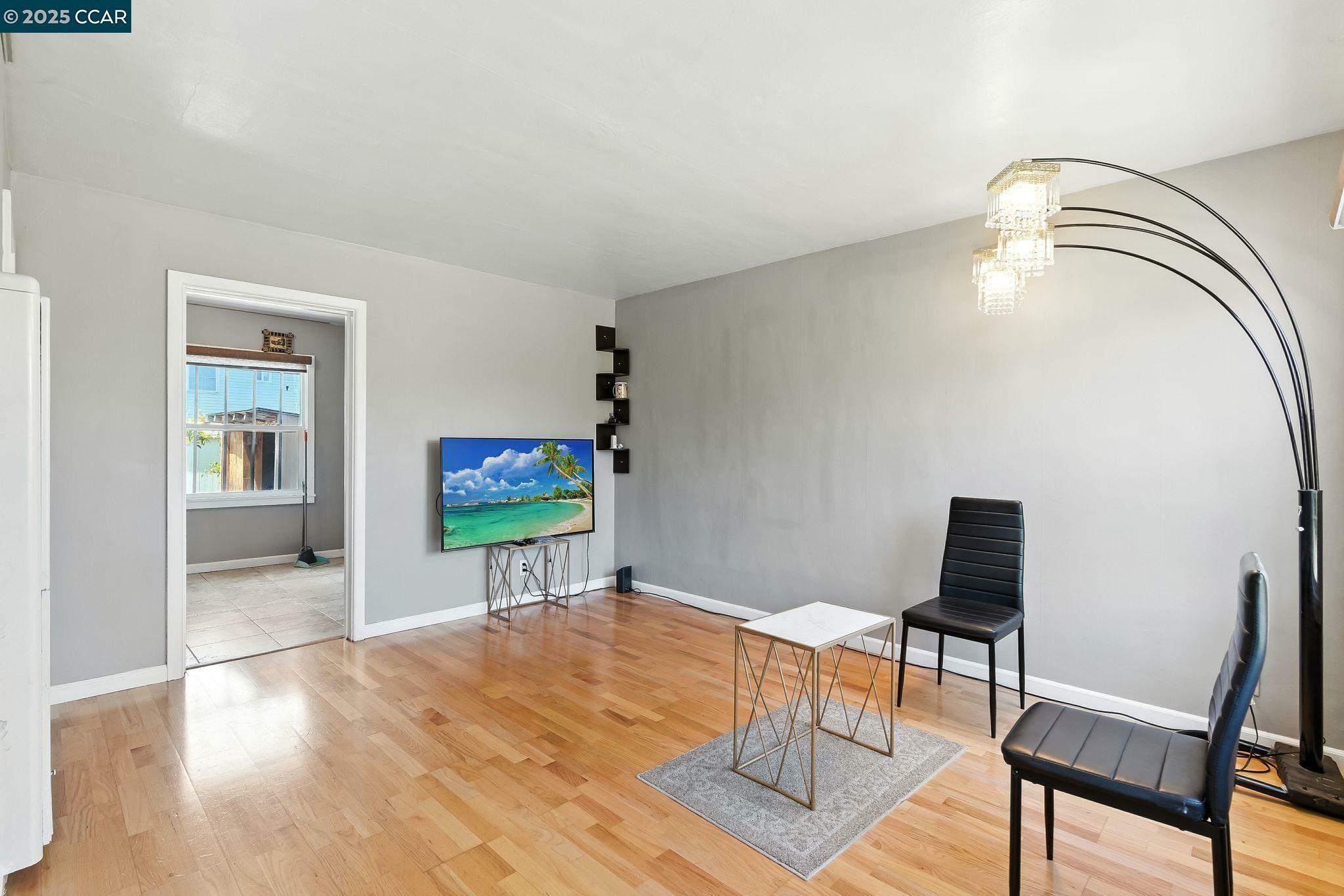 Property Photo: 121 Collins Street CA 94801