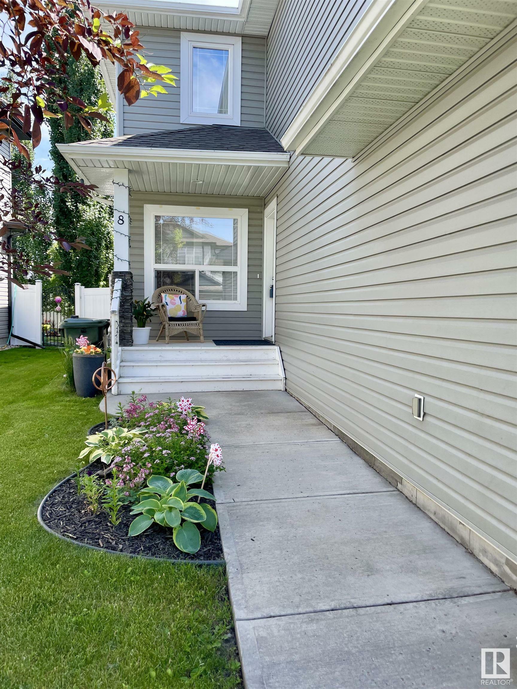 Property Photo: 8 Austin Crest AB T7X 0N4