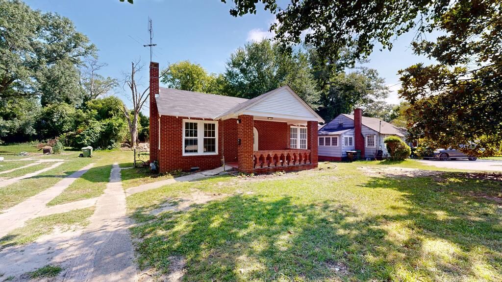 Property Photo:  2211 8th Street  GA 31906