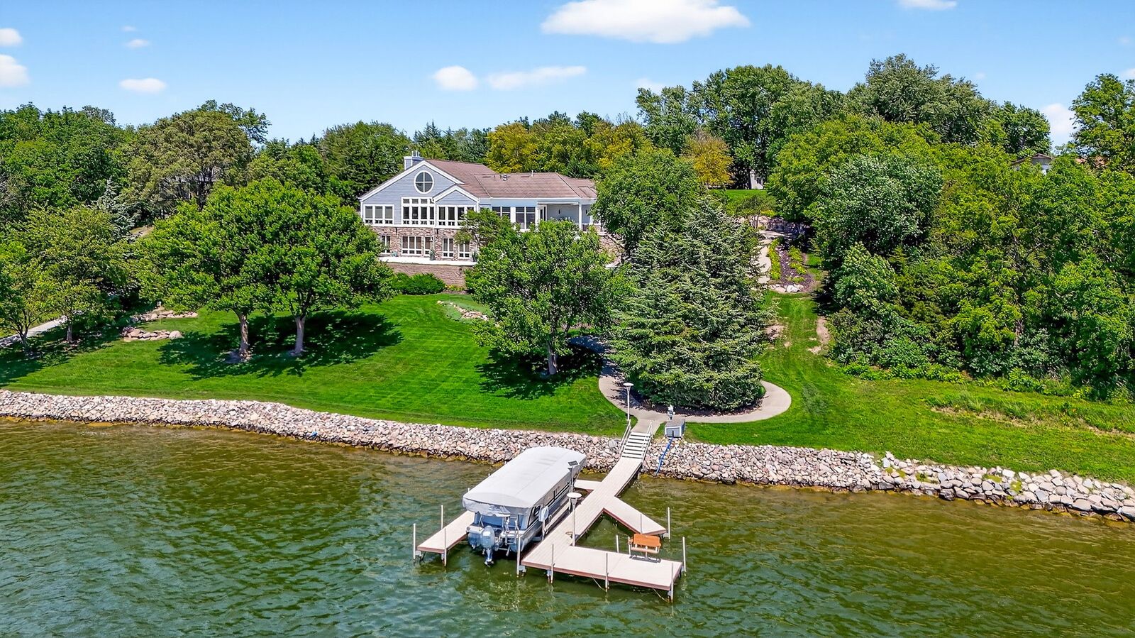 Property Photo: 5333 Panorama Terrace IA 50216