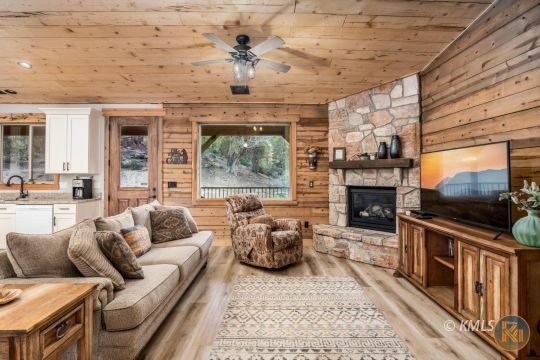 Property Photo: 7590 W Peaches Ln UT 84755