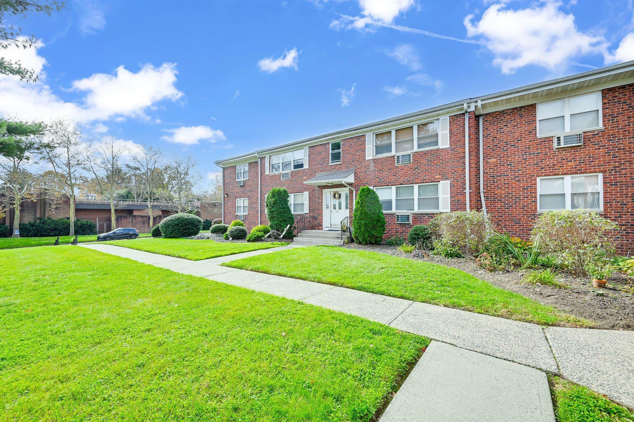 Property Photo: 237 N Middletown Road B NY 10965