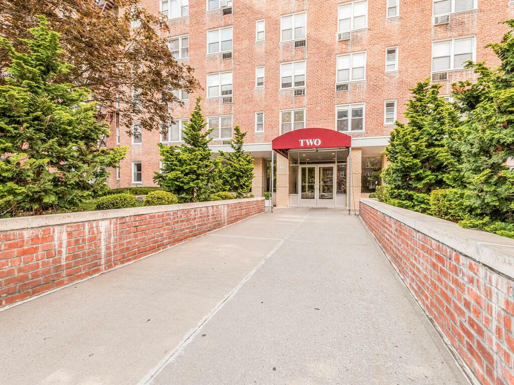 Property Photo: 2 Sadore Lane 5N NY 10710