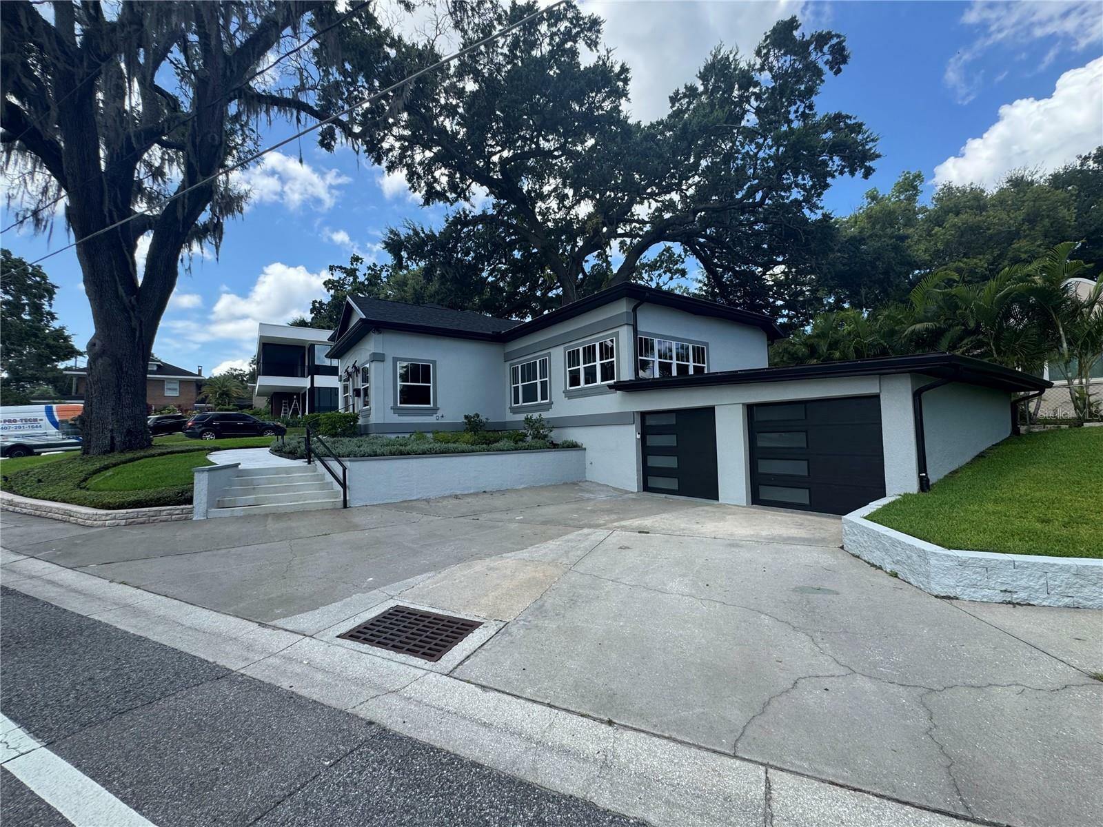 Property Photo: 808 Edgewater Drive FL 32804