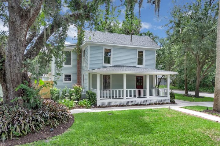 Property Photo: 1021 S Elm Avenue FL 32771