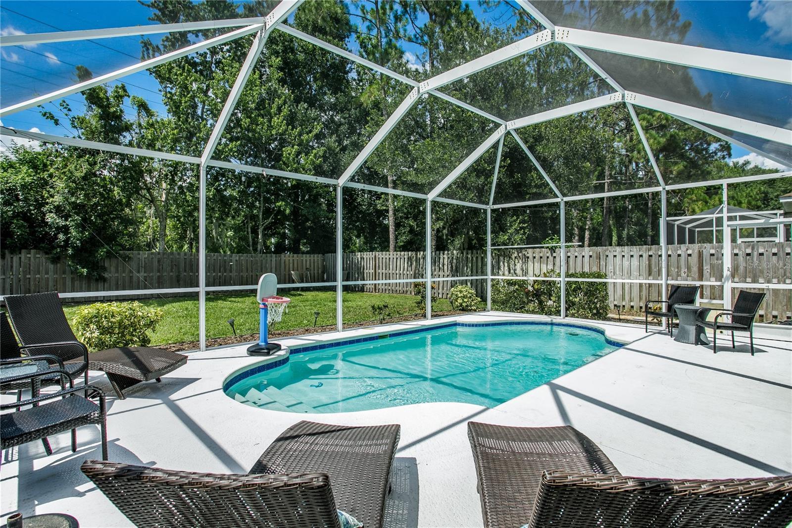 Property Photo: 11837 Derbyshire Drive FL 33626