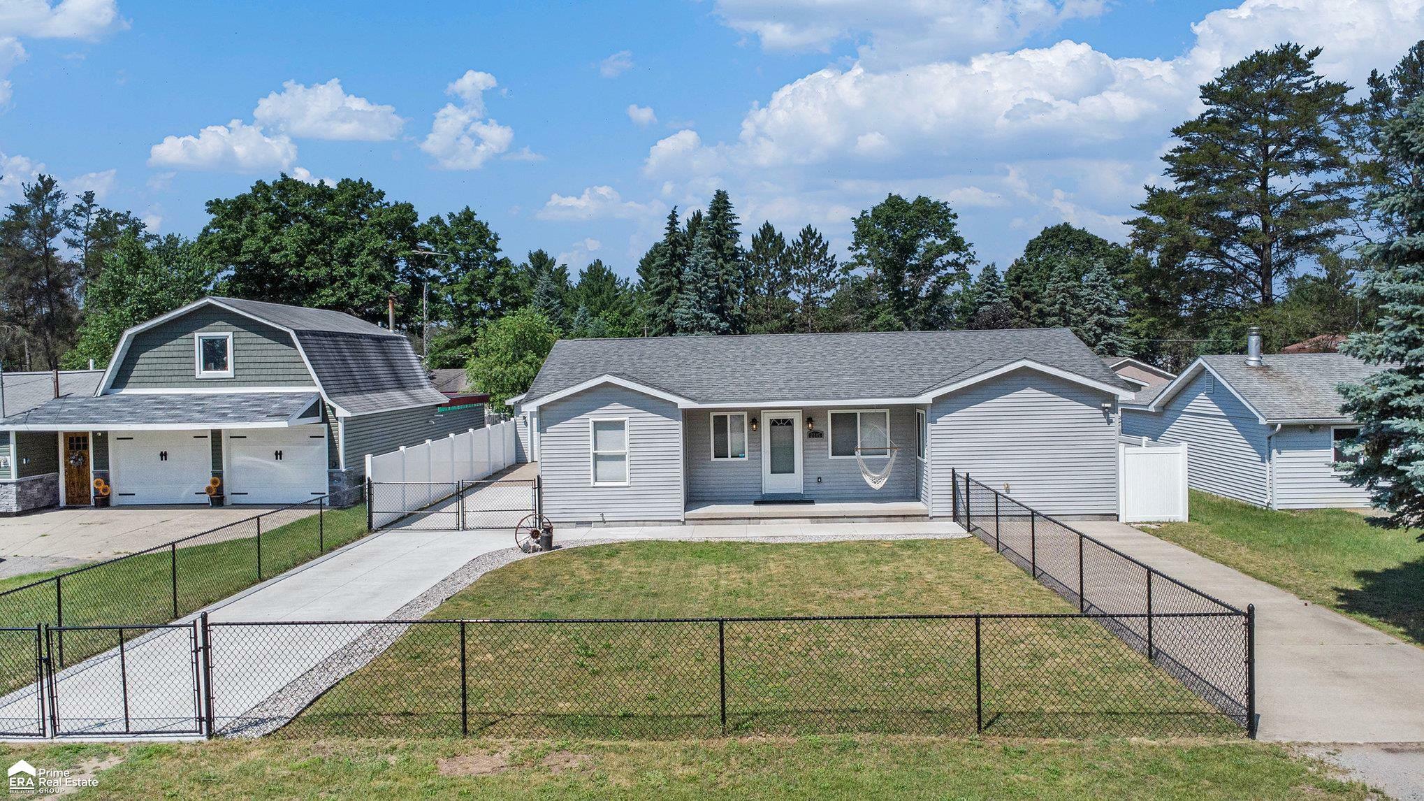 Property Photo: 2145 Mustang Street MI 48656-9619