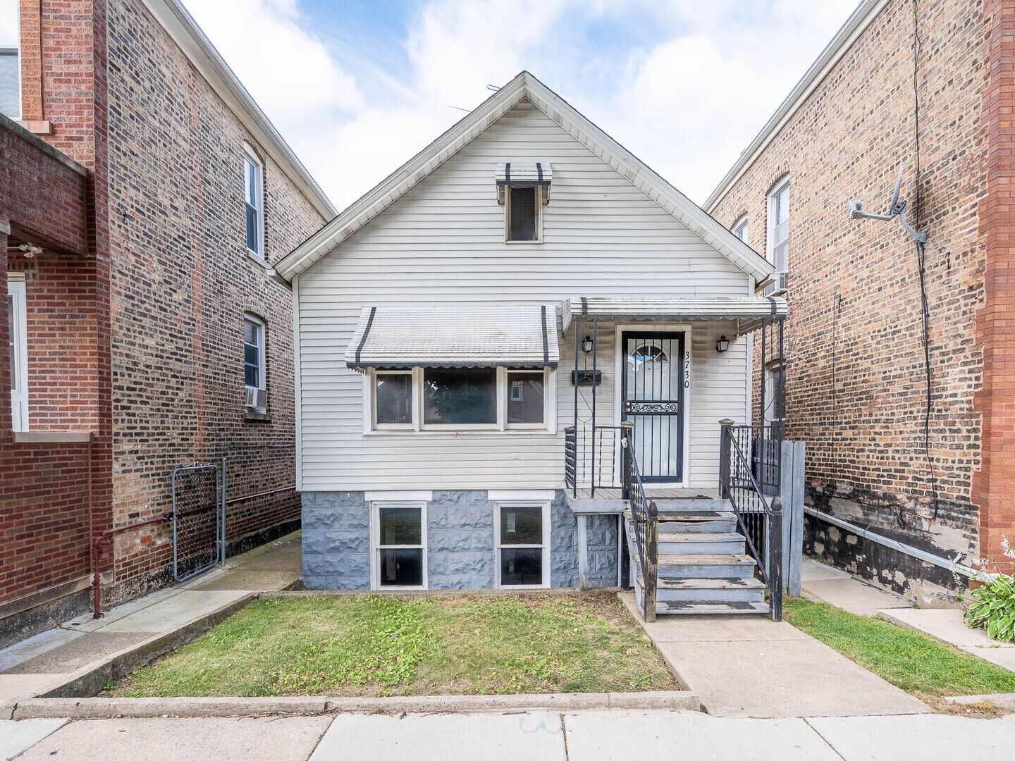 Property Photo:  3730 S Wolcott Avenue  IL 60609 
