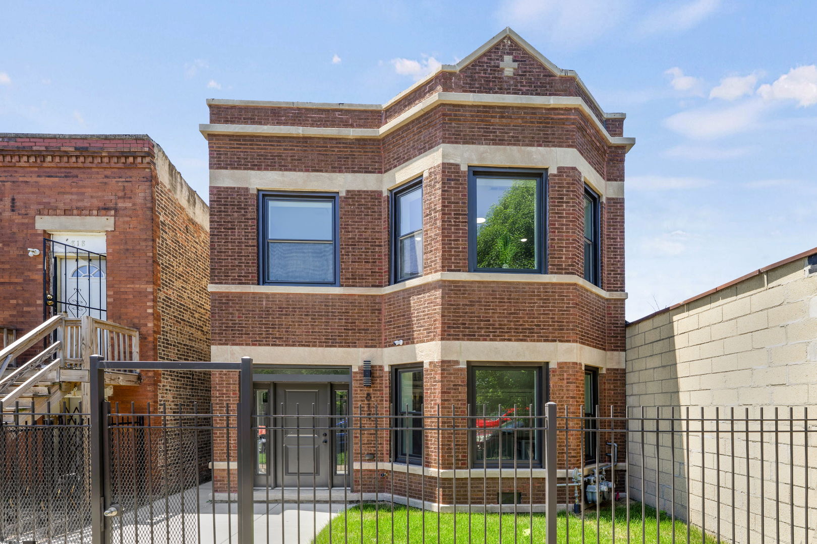 814 S Tripp Avenue  Chicago IL 60624 photo