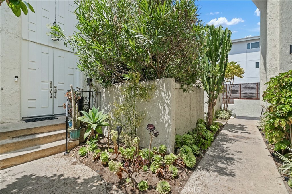 Property Photo: 421 2nd Street CA 90254