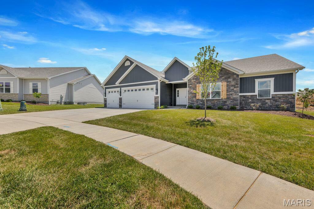 Property Photo: 608 Woodway Court MO 63385